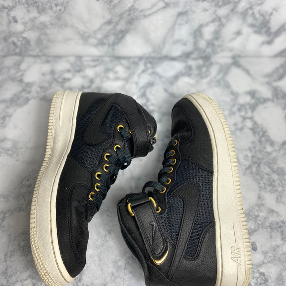 Black Summit White Lifestyle Airforce 1 LV8 - Picture 3 of 6